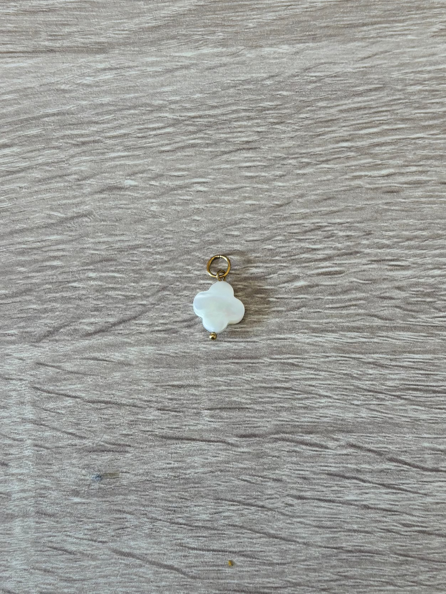 Charm trèfle blanc