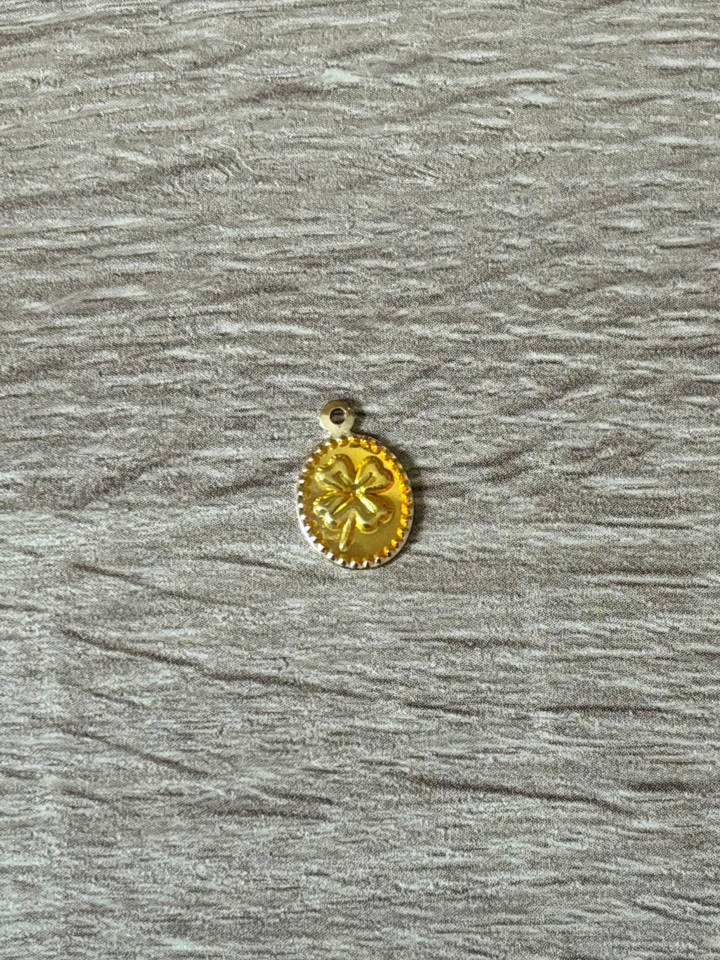 Charm trèfle (jaune)